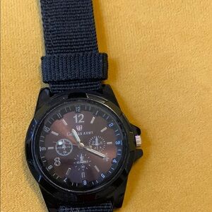 Black Gemius Army Watch